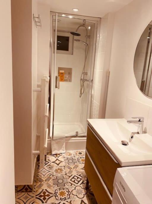 Appartement Leonard, Comme A La Maison - Vieux Lille Exterior foto